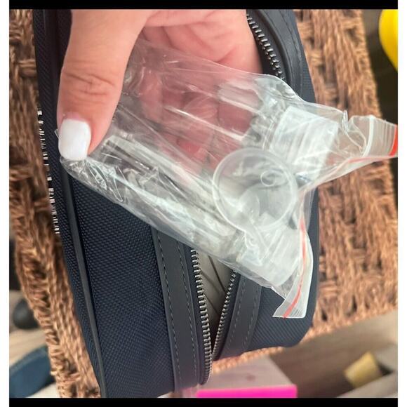 NWT ROBERT GRAHAM HYDRUS MAX MENS TOILETRY TRAVEL BAG BLACK - Picture 7 of 9